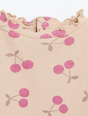 T-shirt a costine con collo ondulato