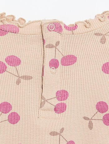 T-shirt a costine con collo ondulato