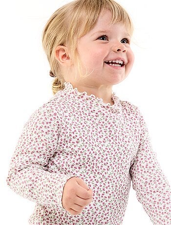 T-shirt a costine con collo ondulato
