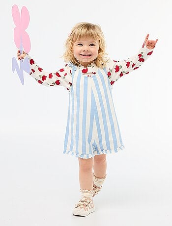 T-shirt a costine con collo ondulato