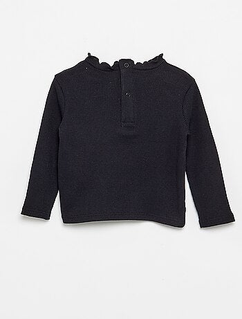 T-shirt a costine con collo ondulato