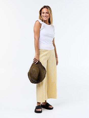 T-shirt a costine con maniche a volant