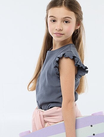 T-shirt a costine con maniche a volant