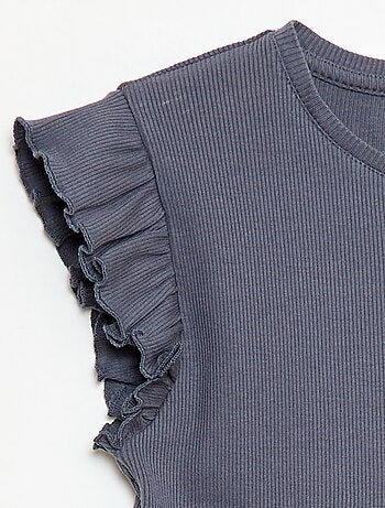 T-shirt a costine con maniche a volant