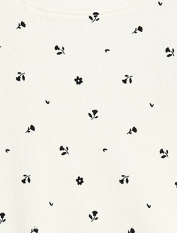 T-shirt a costine con maniche corte a volant