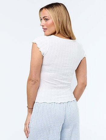 T-shirt a costine con maniche corte e volant