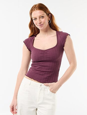 T-shirt a costine con maniche corte e volant