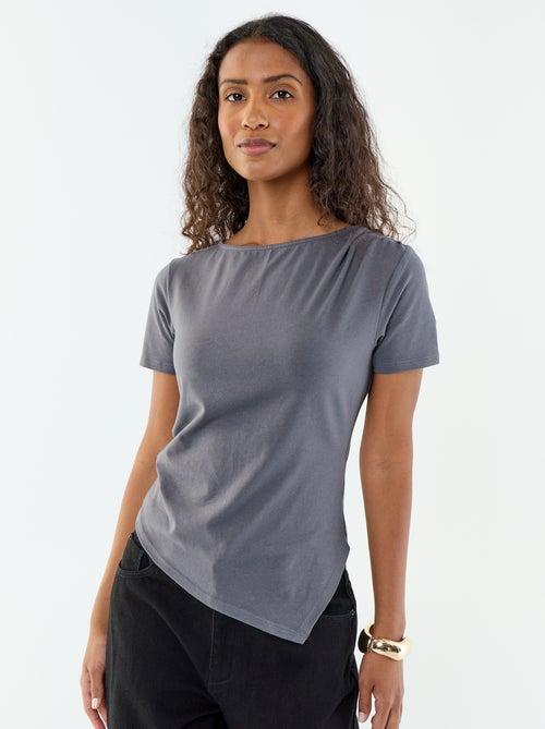 T-shirt a maniche corte asimmetrica - Kiabi T-shirt a maniche corte asimmetrica - Kiabi