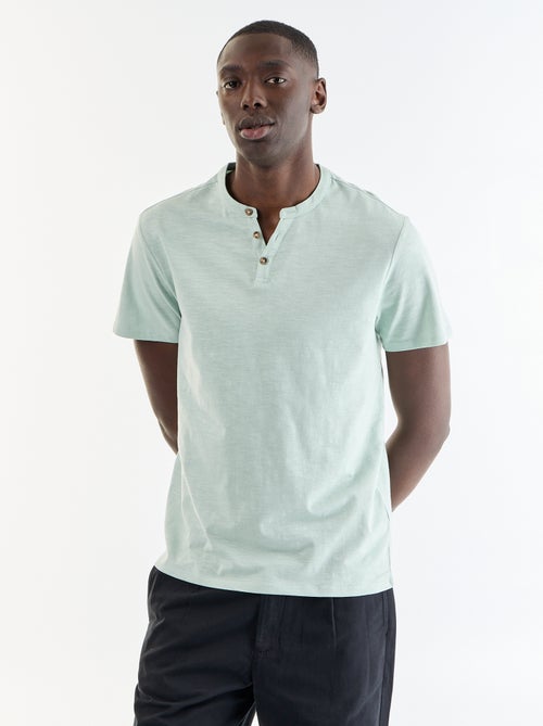 T-shirt a maniche corte con collo alla tunisina - Kiabi T-shirt a maniche corte con collo alla tunisina - Kiabi