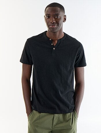 T-shirt a maniche corte con collo alla tunisina