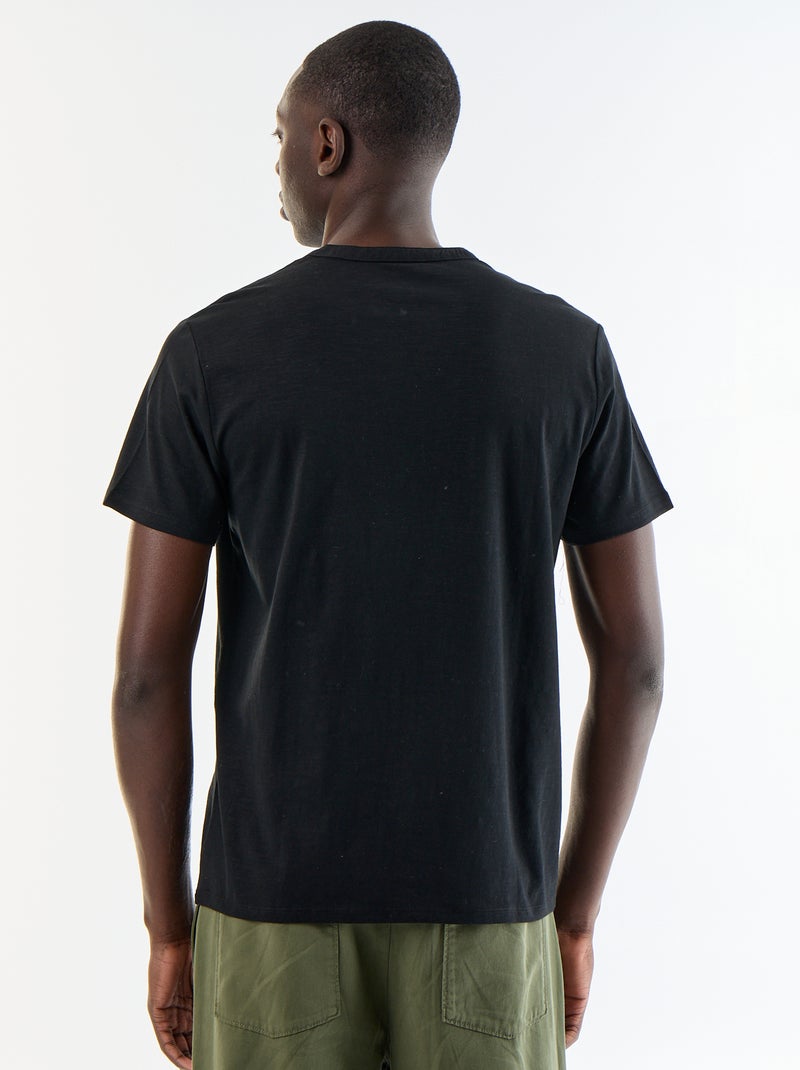 T-shirt a maniche corte con collo alla tunisina Nero - Kiabi