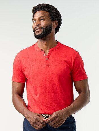 T-shirt a maniche corte con collo alla tunisina