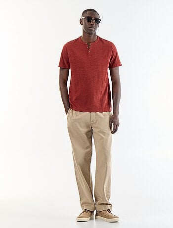 T-shirt a maniche corte con collo alla tunisina