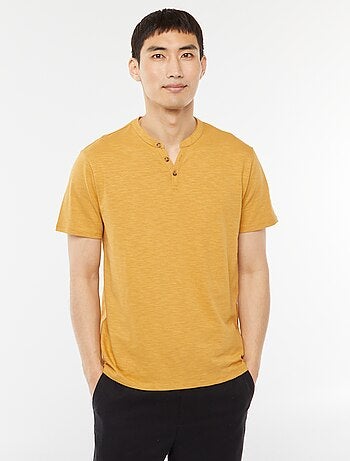 T-shirt a maniche corte con collo serafino