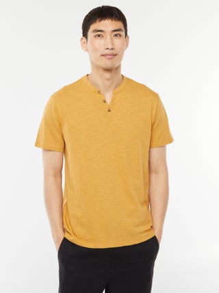 T-shirt a maniche corte con collo serafino