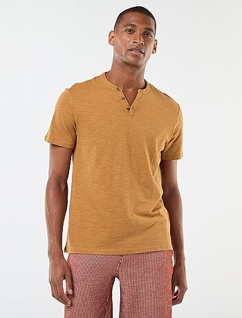 T-shirt a maniche corte con collo serafino