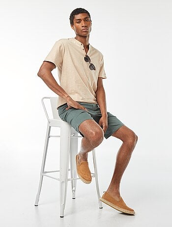 T-shirt a maniche corte con collo serafino