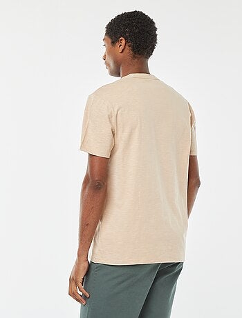 T-shirt a maniche corte con collo serafino