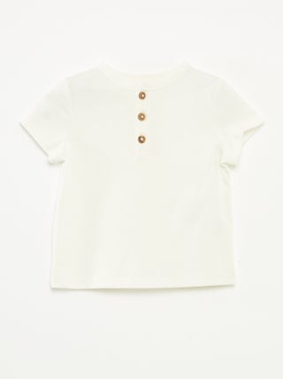 T-shirt a maniche corte con collo serafino