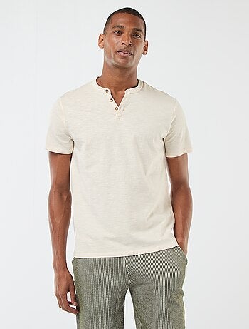 T-shirt a maniche corte con collo serafino