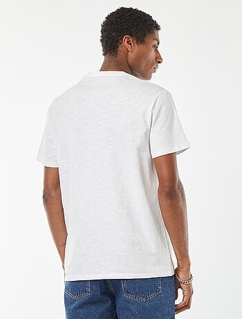 T-shirt a maniche corte con collo serafino