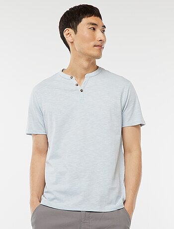 T-shirt a maniche corte con collo serafino