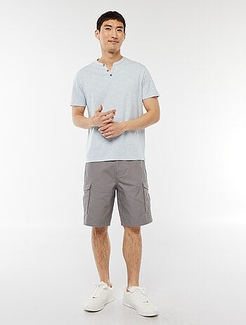 T-shirt a maniche corte con collo serafino