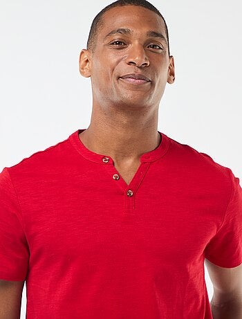 T-shirt a maniche corte con collo serafino
