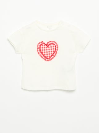 T-shirt a maniche corte con cuore cucito