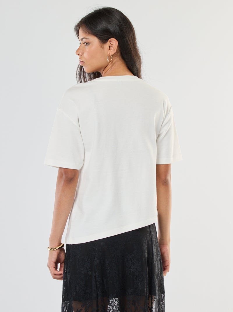 T-shirt a maniche corte con dettaglio gioiello fantasia frontale effetto twist Bianco - Kiabi