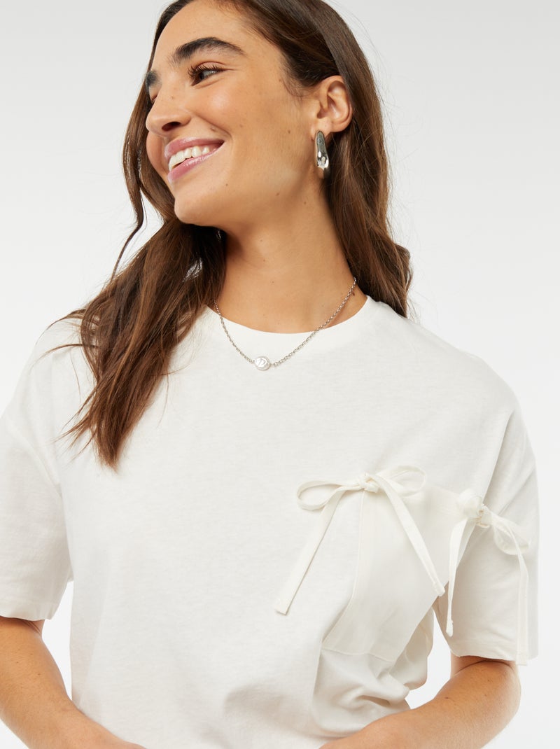 T-shirt a maniche corte con fiocchi decorativi bianco - Kiabi