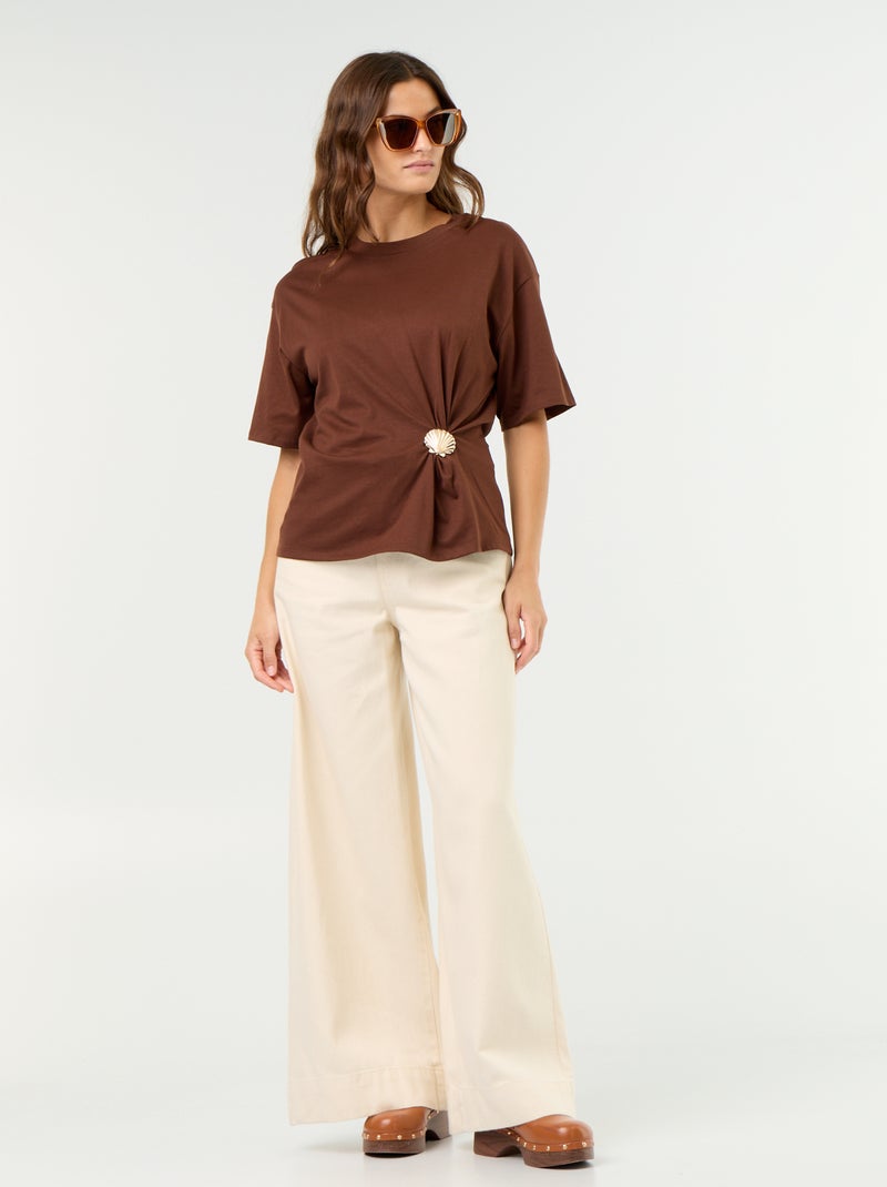T-shirt a maniche corte con gioiello a conchiglia Marrone - Kiabi