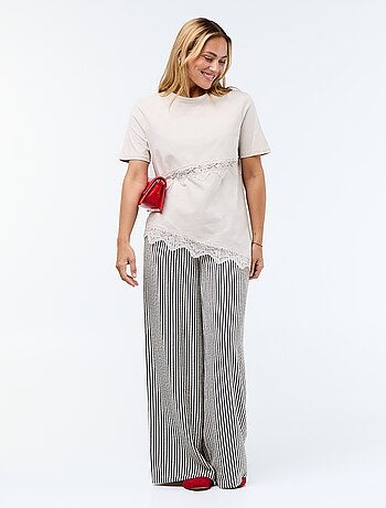 T-shirt a maniche corte con pizzo