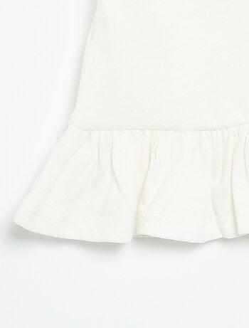 T-shirt a maniche corte con ricami e bordo a balze