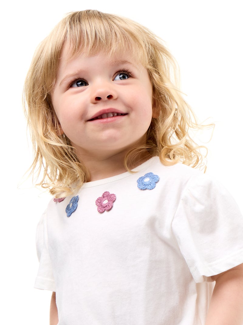 T-shirt a maniche corte con ricami e orlo a balze Bianco - Kiabi