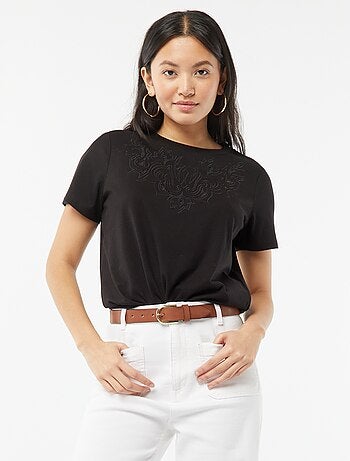 T-shirt a maniche corte con ricami fantasia