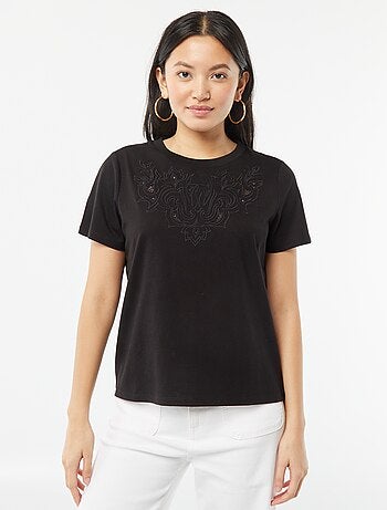 T-shirt a maniche corte con ricami fantasia