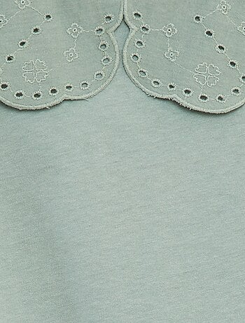 T-shirt a maniche corte con ricami in sangallo