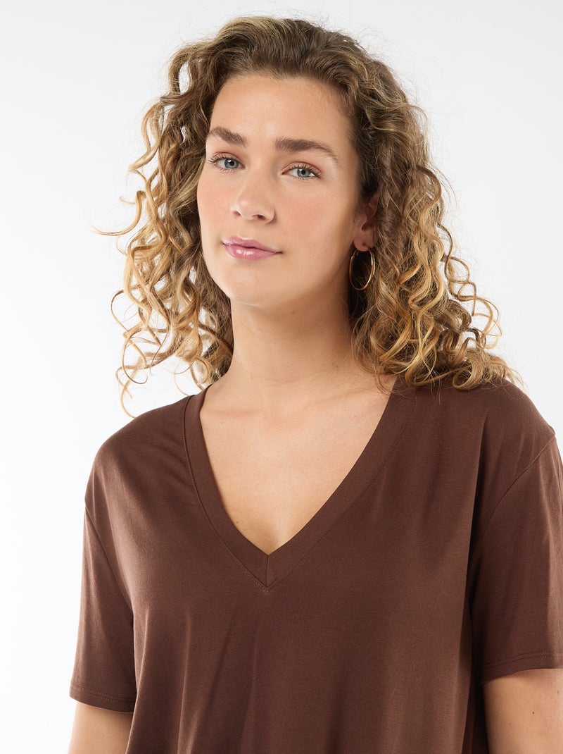 T-shirt a maniche corte con scollo a V Marrone - Kiabi