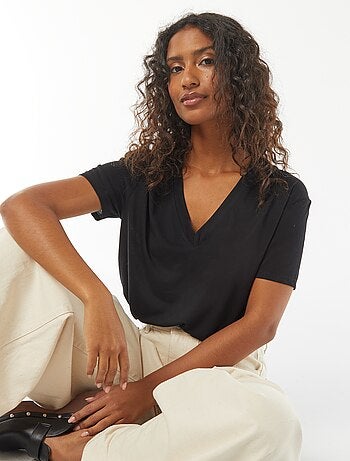 T-shirt a maniche corte con scollo a V
