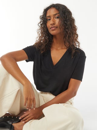T-shirt a maniche corte con scollo a V