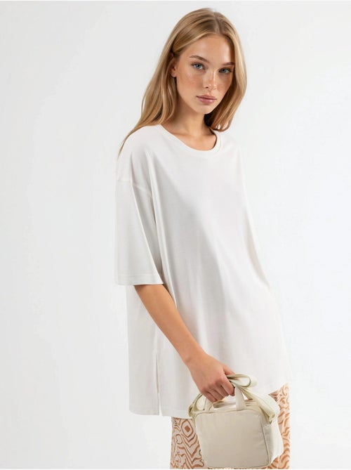 T-shirt a maniche corte con scollo rotondo e dettaglio con spacco busem - Kiabi