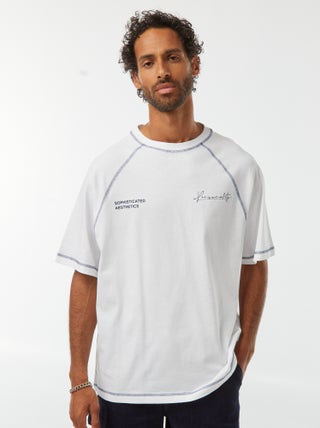 T-shirt a maniche corte con taglio oversize