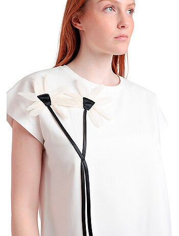 T-shirt a maniche corte da donna ADMAS con fiori applicati
