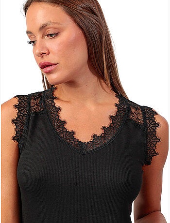 T-shirt a maniche corte da donna ADMAS con scollo all'americana e lacci.