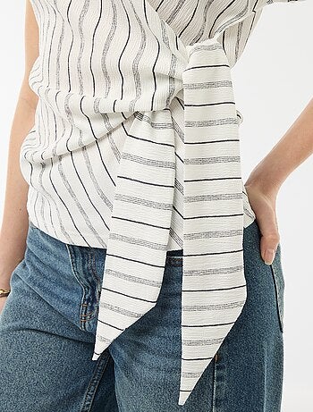 T-shirt a maniche corte drappeggiato con nodo in maglia crêpe