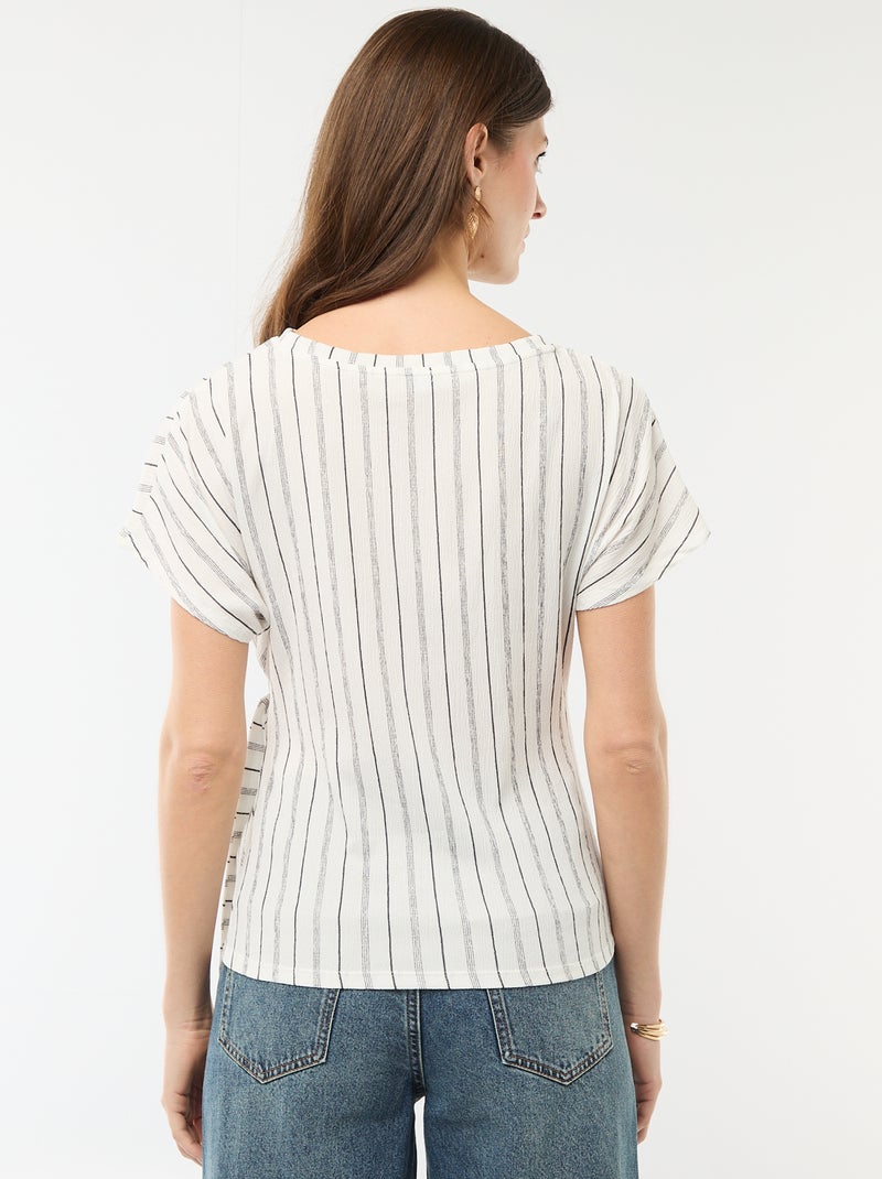 T-shirt a maniche corte drappeggiato con nodo in maglia crêpe Bianco - Kiabi