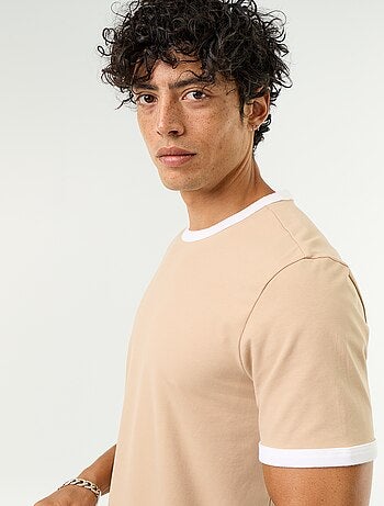 T-shirt a maniche corte e bordi a contrasto