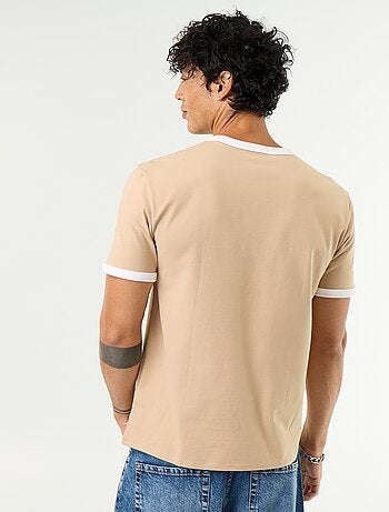 T-shirt a maniche corte e bordi a contrasto