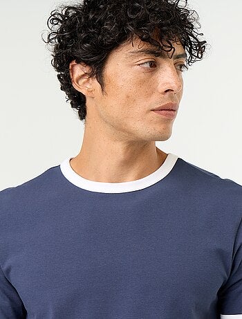 T-shirt a maniche corte e bordi a contrasto
